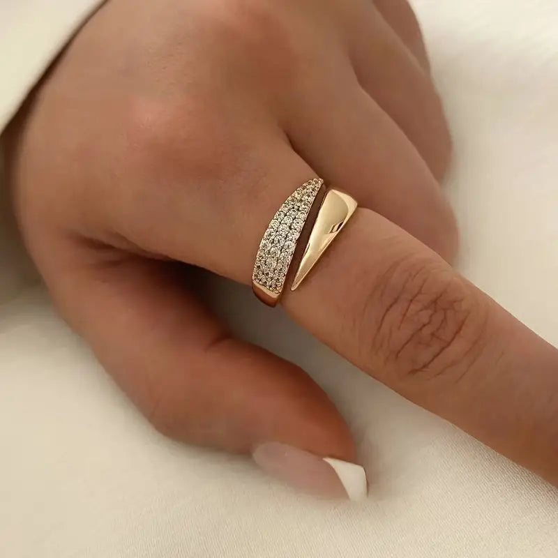 Bague Élégante avec Pierres Brillantes
